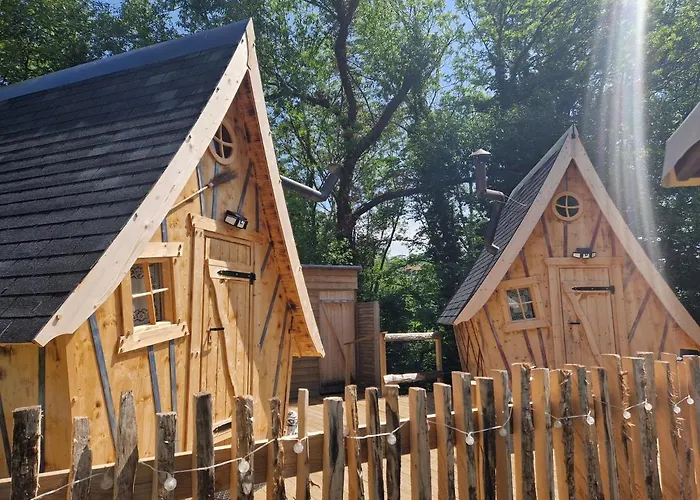 Les Cabanes Feeriques Du Cheix